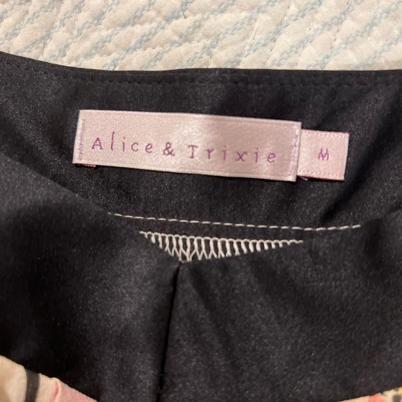 Alice and Trixie cocktail dress with adjustable straps. Size M. - Picture 6 of 6